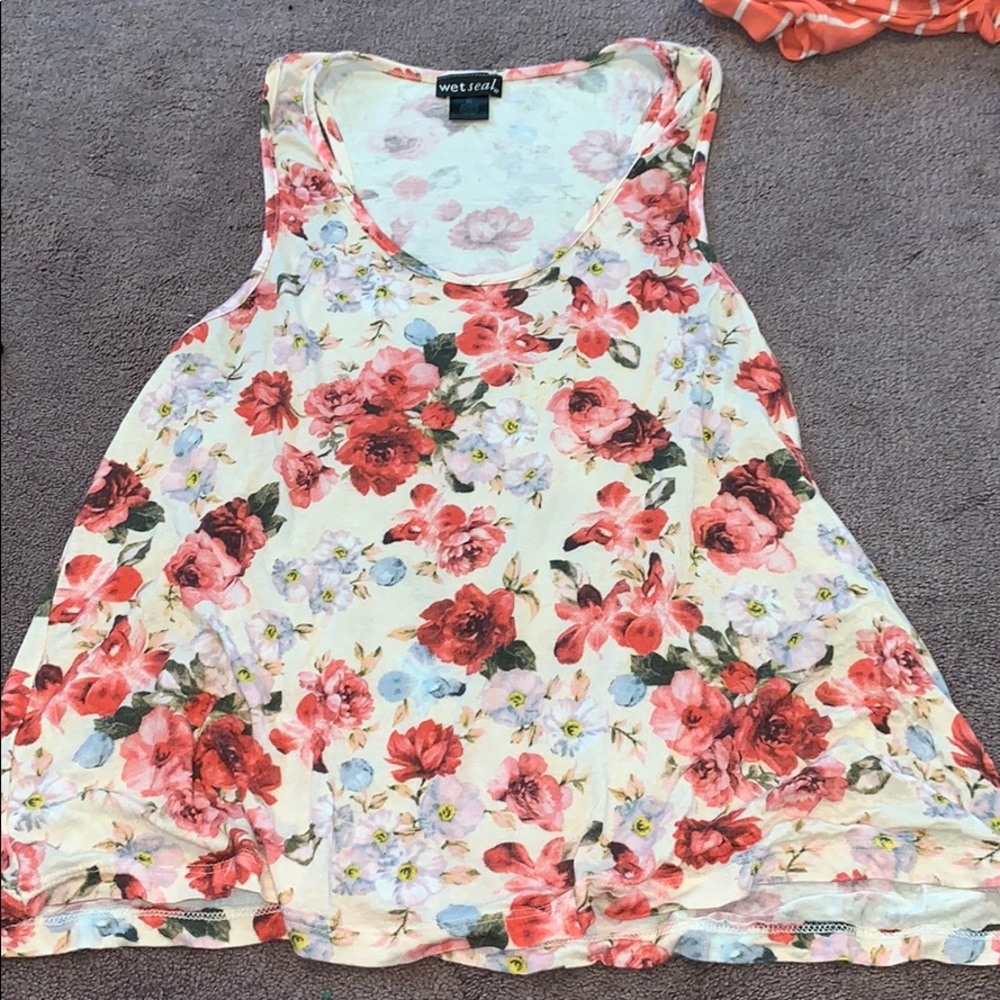 Wet Seal • Floral Flowy Tank